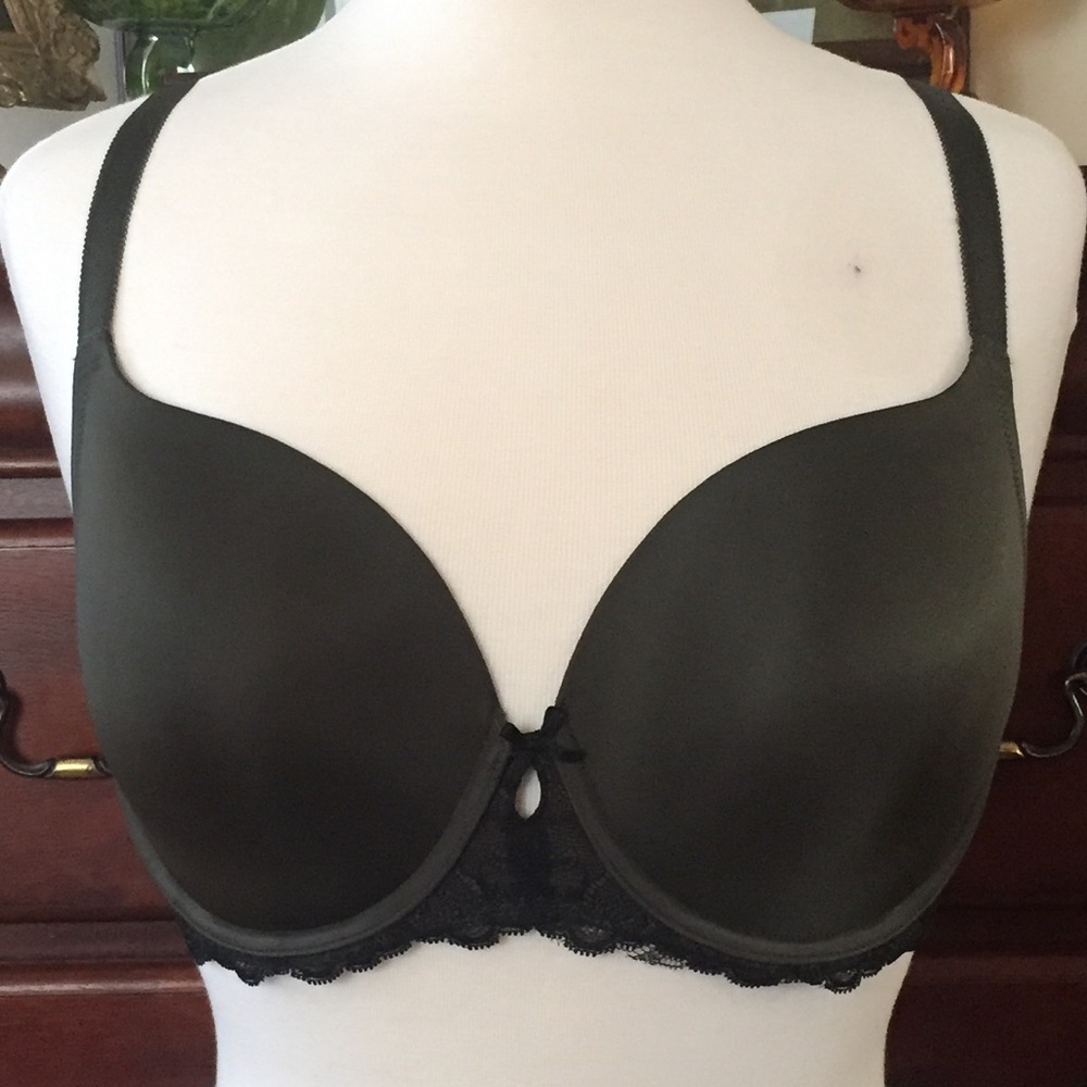 💕🆕💕Torrid 36D Lace/Microfiber T-Shirt Bra